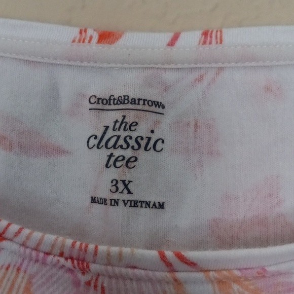Croft & Barrow Classic Tee Size 3X Pullover Tshirt Bold Floral Print - Picture 3 of 7